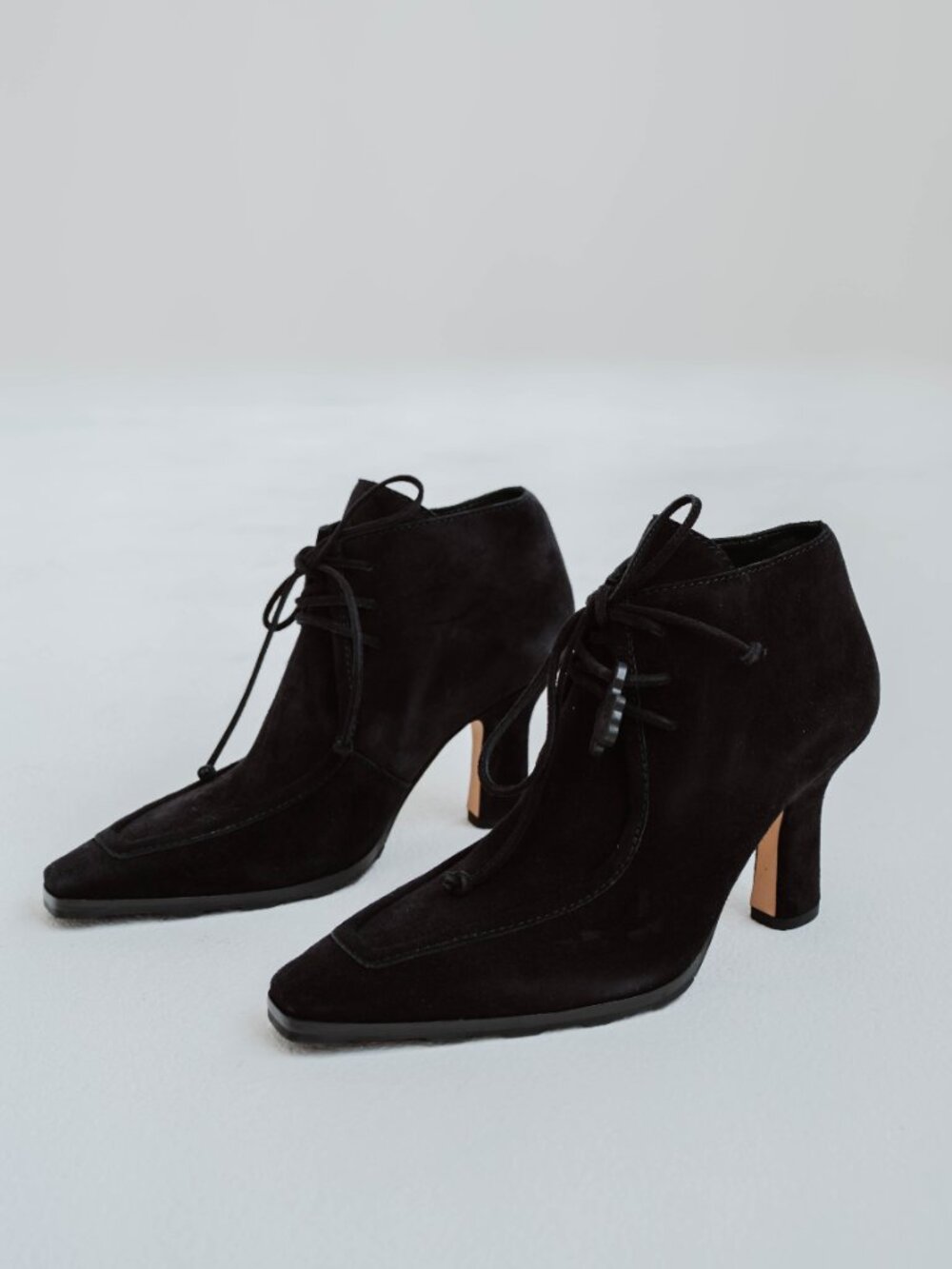 NWT BURBERRY STORM BLACK SUEDE GOTH EQUESTRIAN HEELED BOOTIES - 8